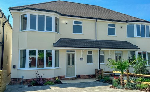 House in West Molesey, Elmbridge, England 1