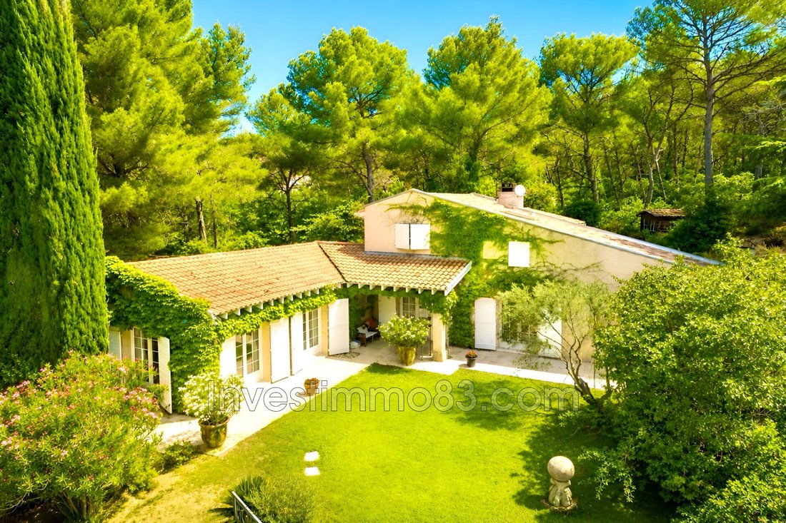 Villa in Châteauneuf-le-Rouge, Provence-Alpes-Côte d'Azur, France 1 - 18668228