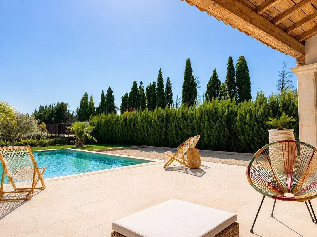 Country House in Mas-Blanc-des-Alpilles, Provence-Alpes-Côte d'Azur, France 5 - 18668067