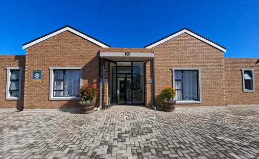 Country House in Fernkloof Estate, Western Cape, South Africa 1