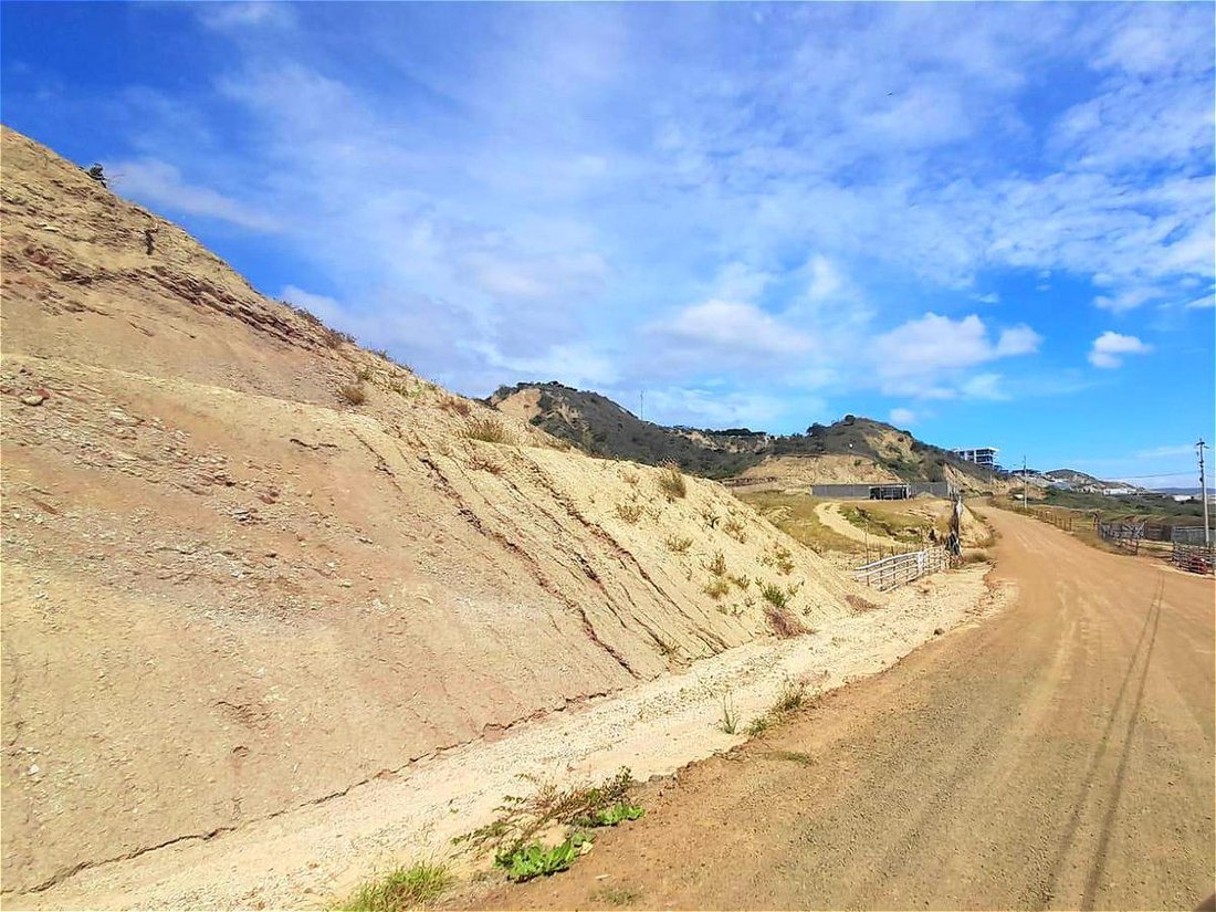 Land in Manta, Manabí, Ecuador 4 - 18660013