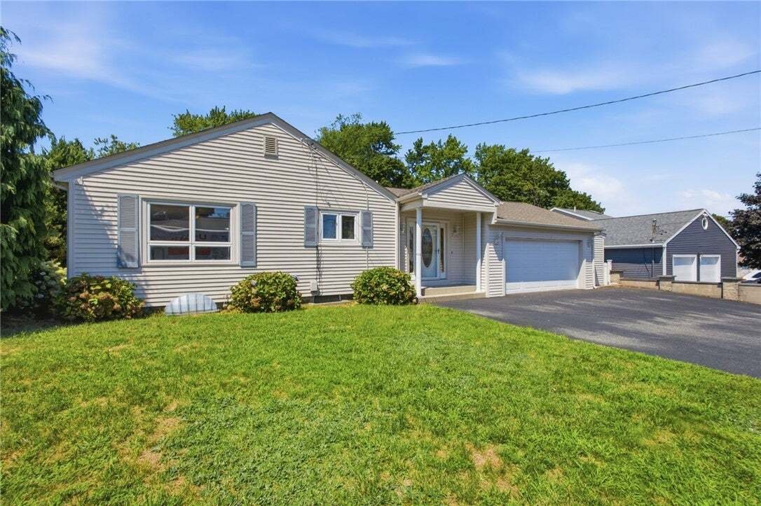 House in Cranston, Rhode Island, United States 3 - 18665945