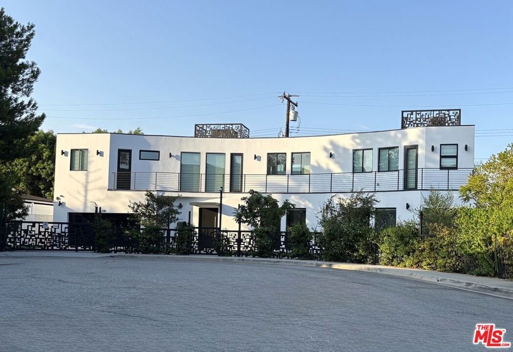 House in Los Angeles, California, United States 1 - 18653242