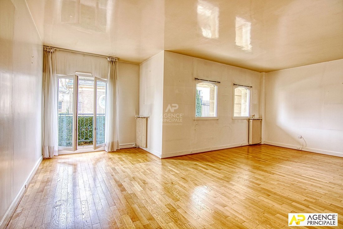 Apartment in Notre Dame, Versailles, France 1 - 18660078