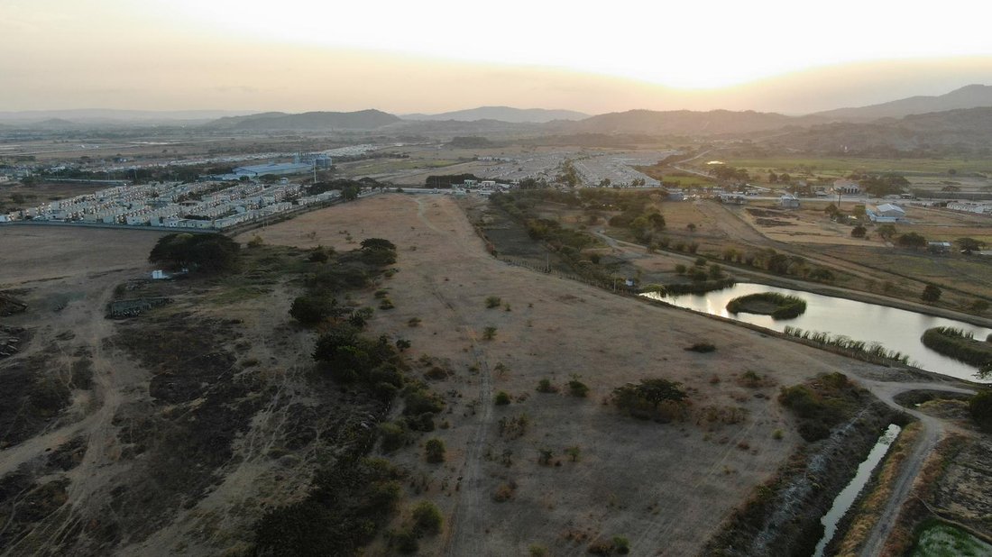 Land in Samborondón, Guayas, Ecuador 1 - 18660783