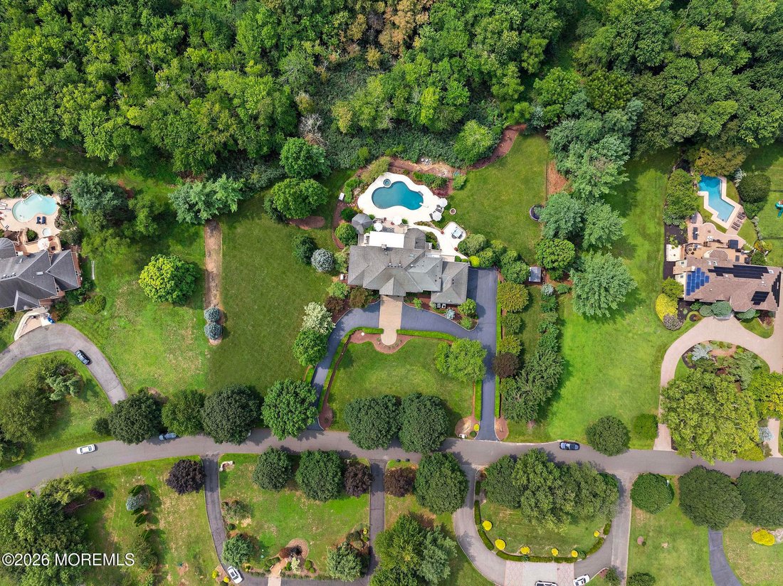 House in Manalapan Township, New Jersey, United States 4 - 18669497
