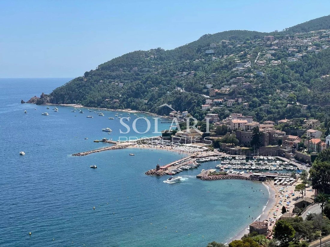 Villa in Théoule-sur-Mer, Provence-Alpes-Côte d'Azur, France 1 - 15663660