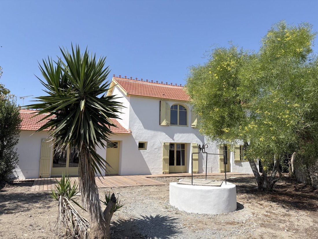 Villa in La Gueriniere, Pays de la Loire, France 1 - 18666377