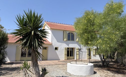 Villa in La Gueriniere, Pays de la Loire, France 1