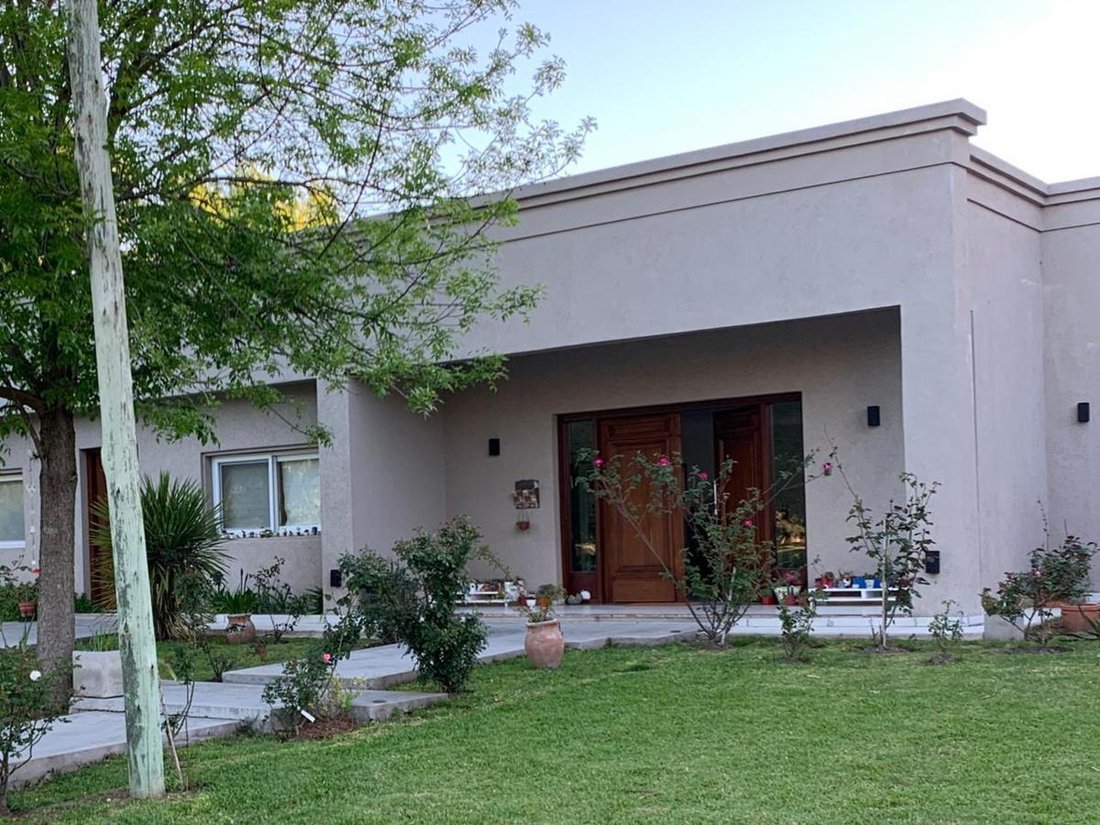 House in Francisco Alvarez, Buenos Aires Province, Argentina 3 - 18661576