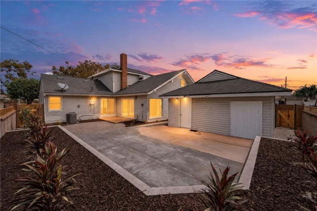 House in Signal Hill, California, United States 3 - 18666202