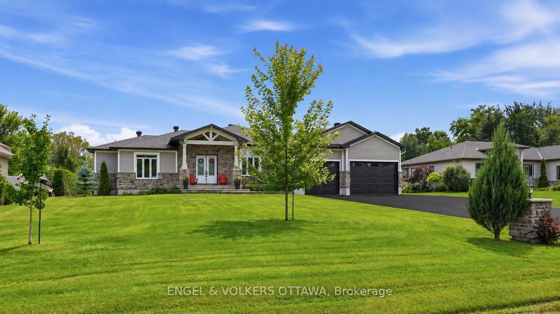House in Ottawa, Ontario, Canada 2 - 18669549
