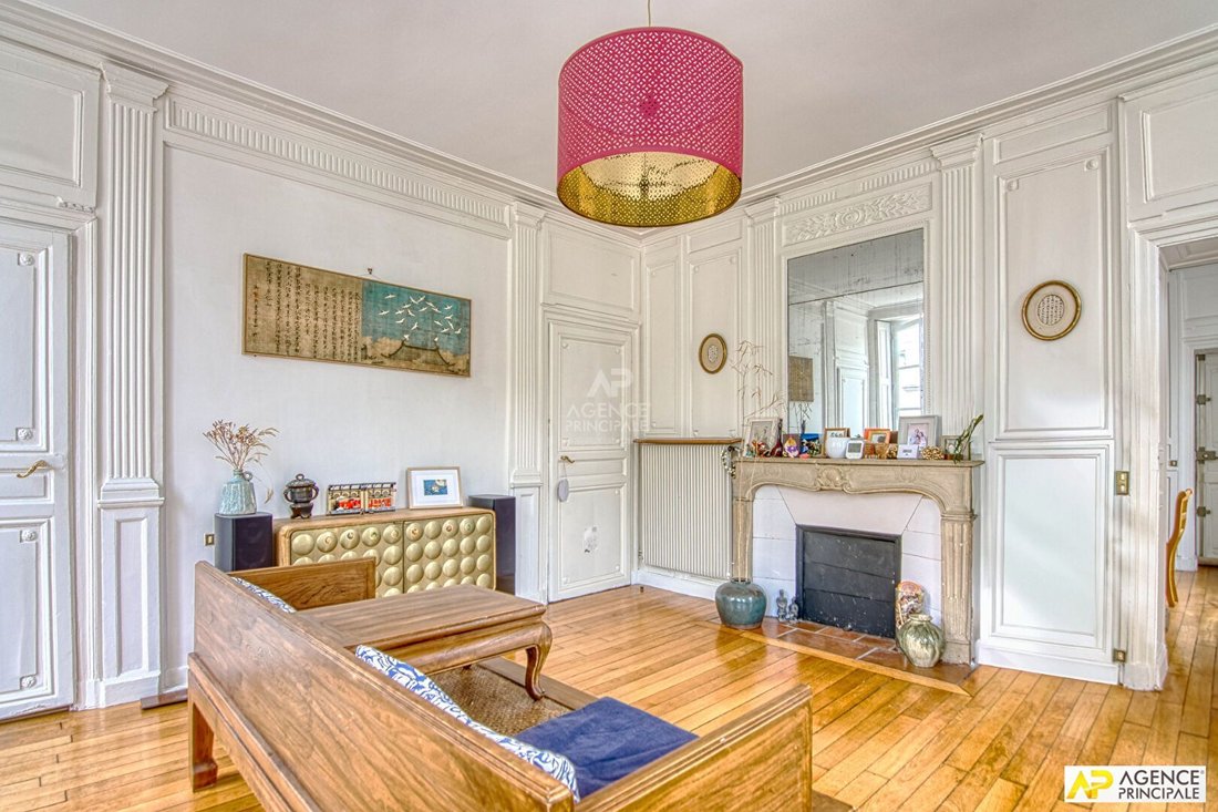 Apartment in Domaine National du Château, Versailles, France 5 - 18660109
