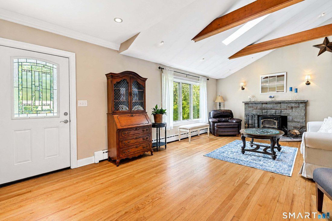 House in Trumbull, Connecticut, United States 4 - 18665790