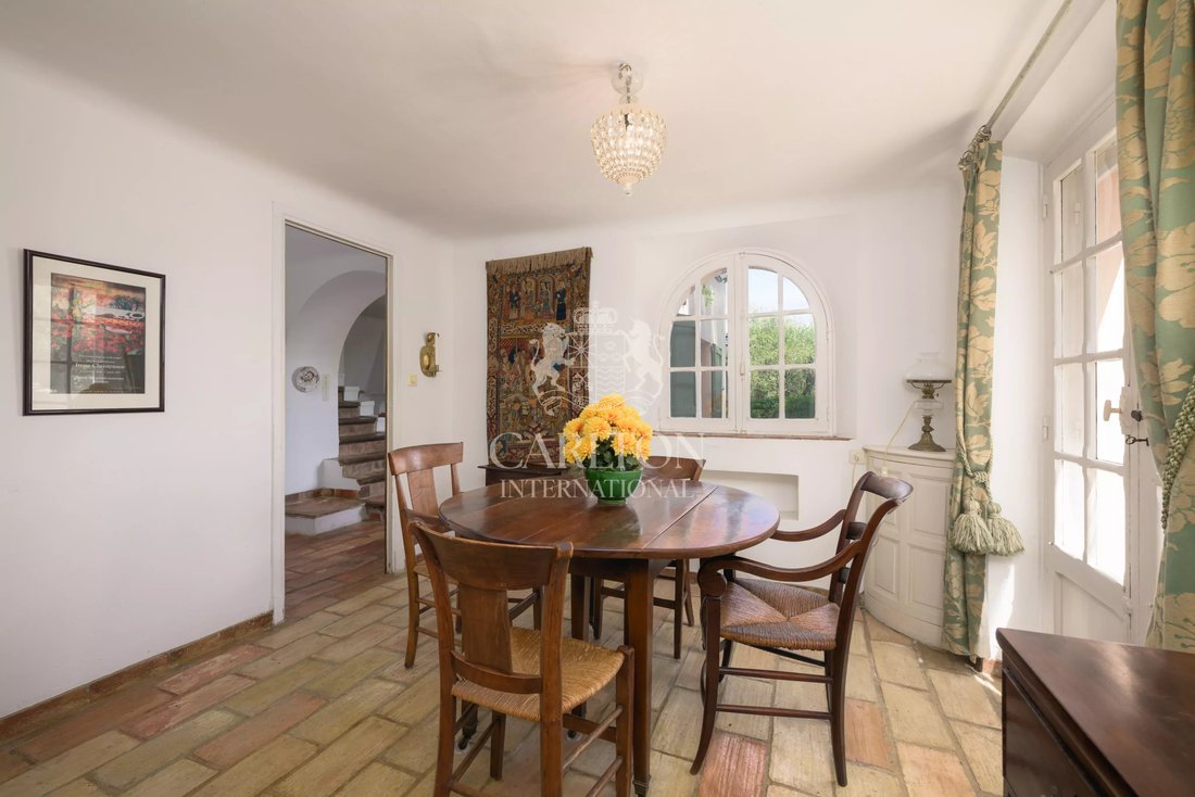 Villa in Grasse, Provence-Alpes-Côte d'Azur, France 4 - 18660892