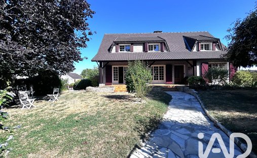House in Lagny-sur-Marne, Ile-de-France, France 1
