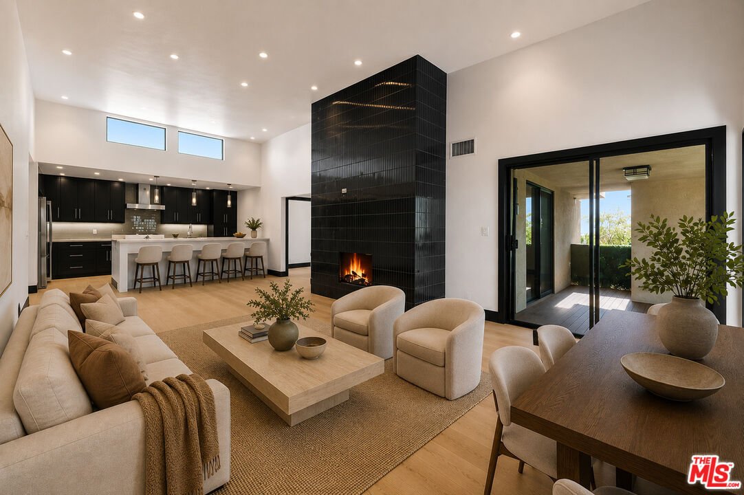 Condo in Los Angeles, California, United States 1 - 18664262