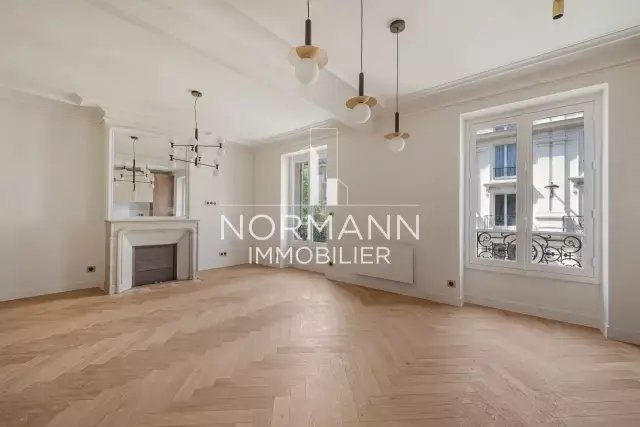 Apartment in Saint Philippe du Roule, Paris 8e Arrondissement, Paris 2 - 18063938