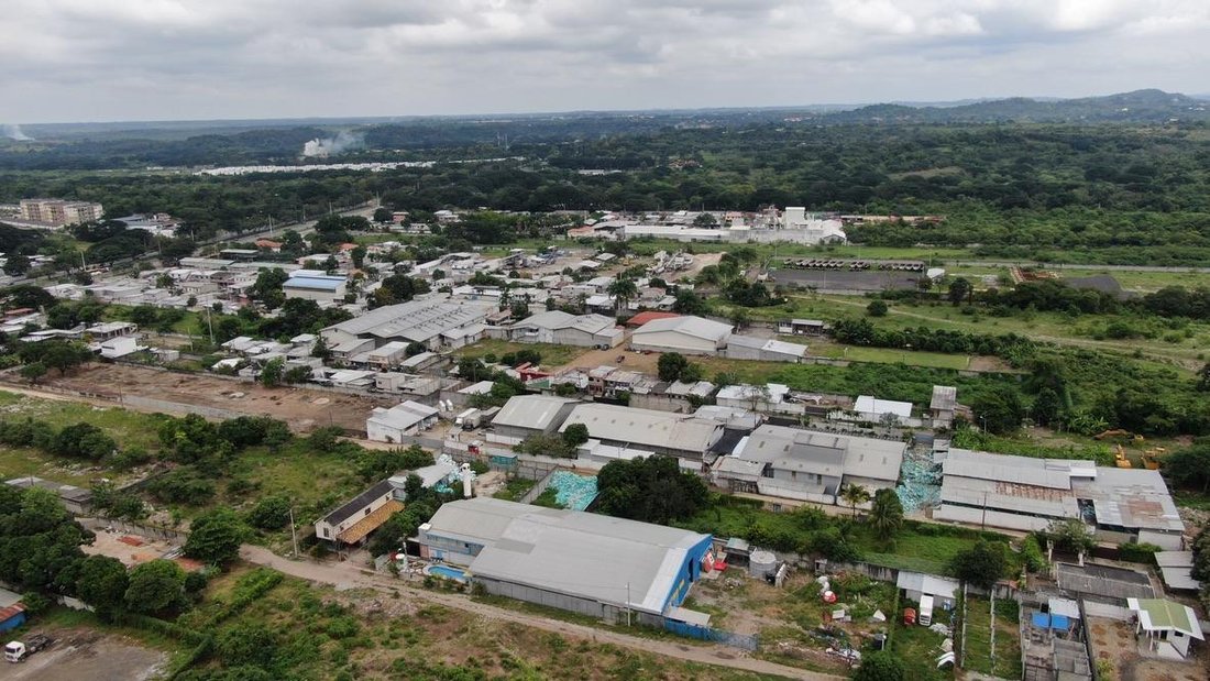 Land in Guayaquil, Guayas, Ecuador 2 - 18660743