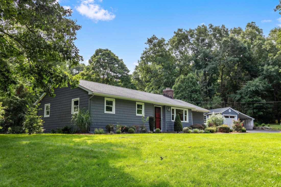 House in Newtown, Connecticut, United States 3 - 18660082