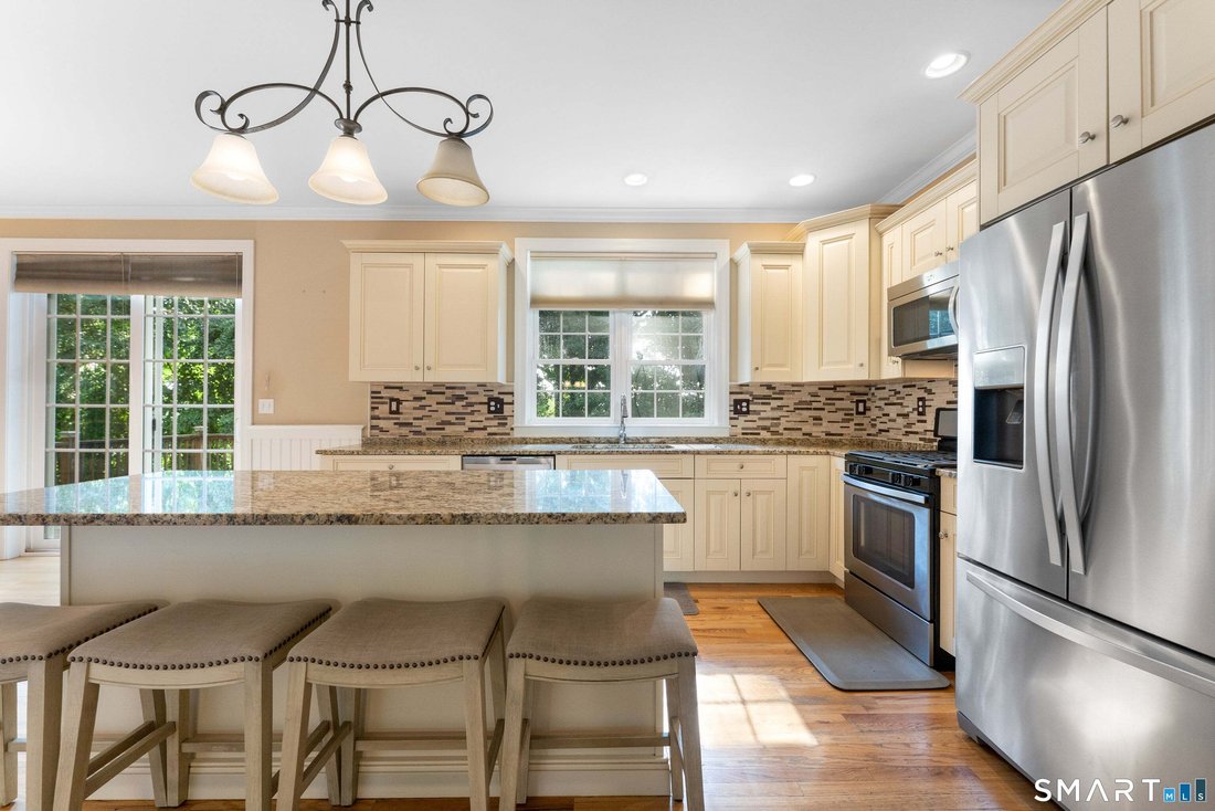 House in Milford, Connecticut, United States 4 - 18659108