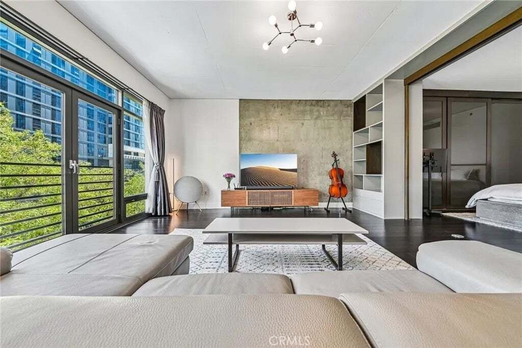 Condo in Los Angeles, California, United States 2 - 18659645