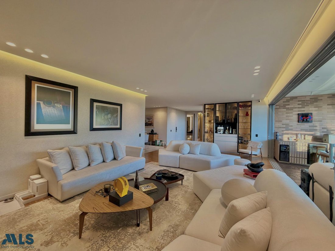 Apartment in Medellín, Antioquia, Colombia 3 - 18666237
