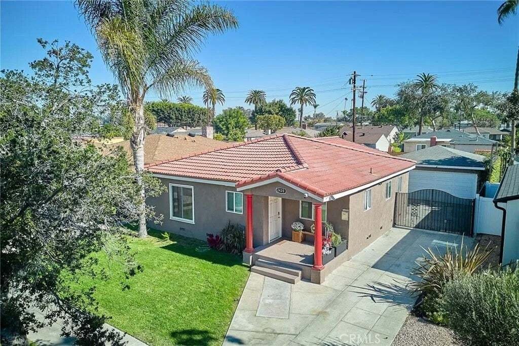 House in Signal Hill, California, United States 4 - 18670812
