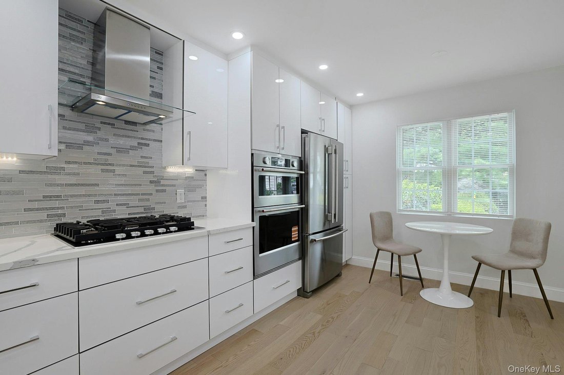 Condo in White Plains, New York, United States 4 - 18664246