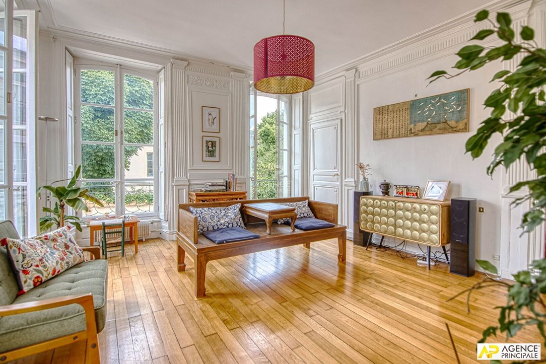 Apartment in Domaine National du Château, Versailles, France 1 - 18660109