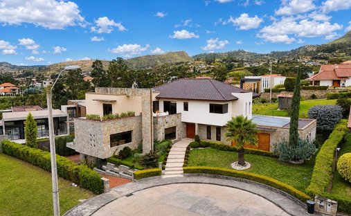 Casa en Cuenca, Azuay, Ecuador 1