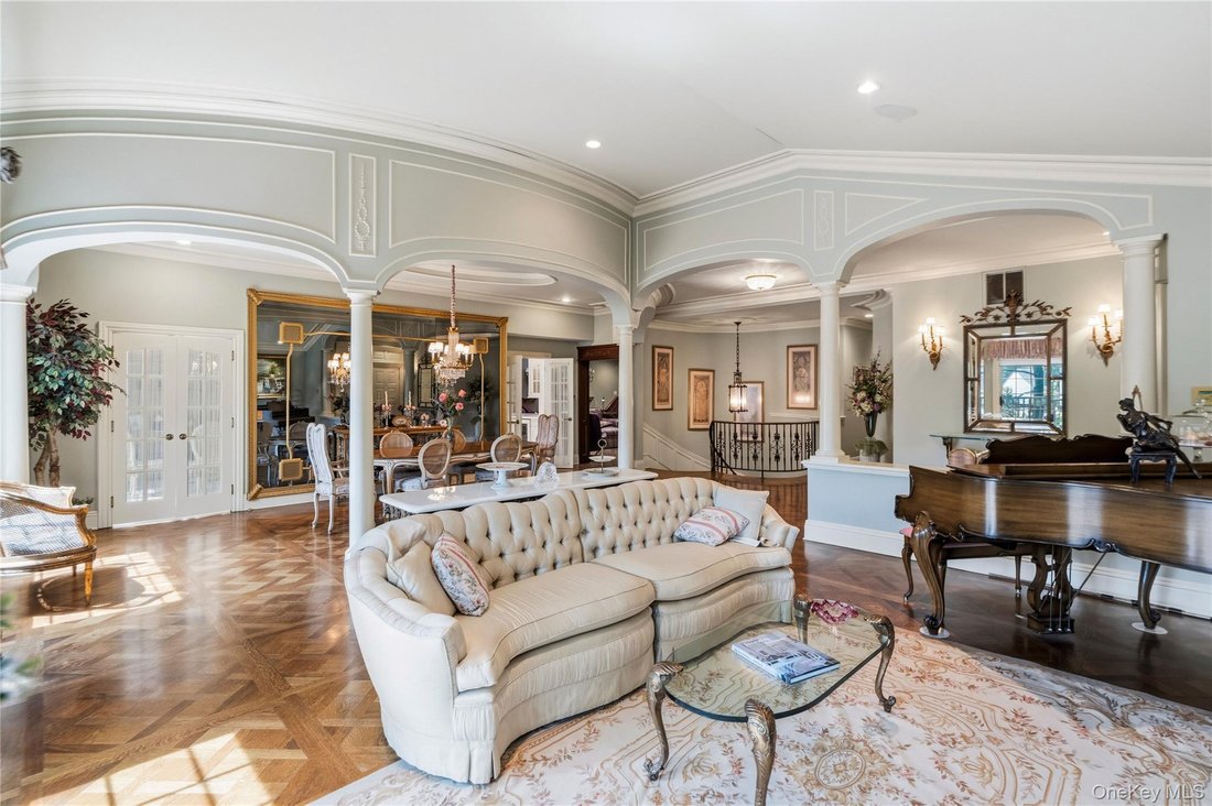 Condo in Manhasset, New York, United States 4 - 18670652