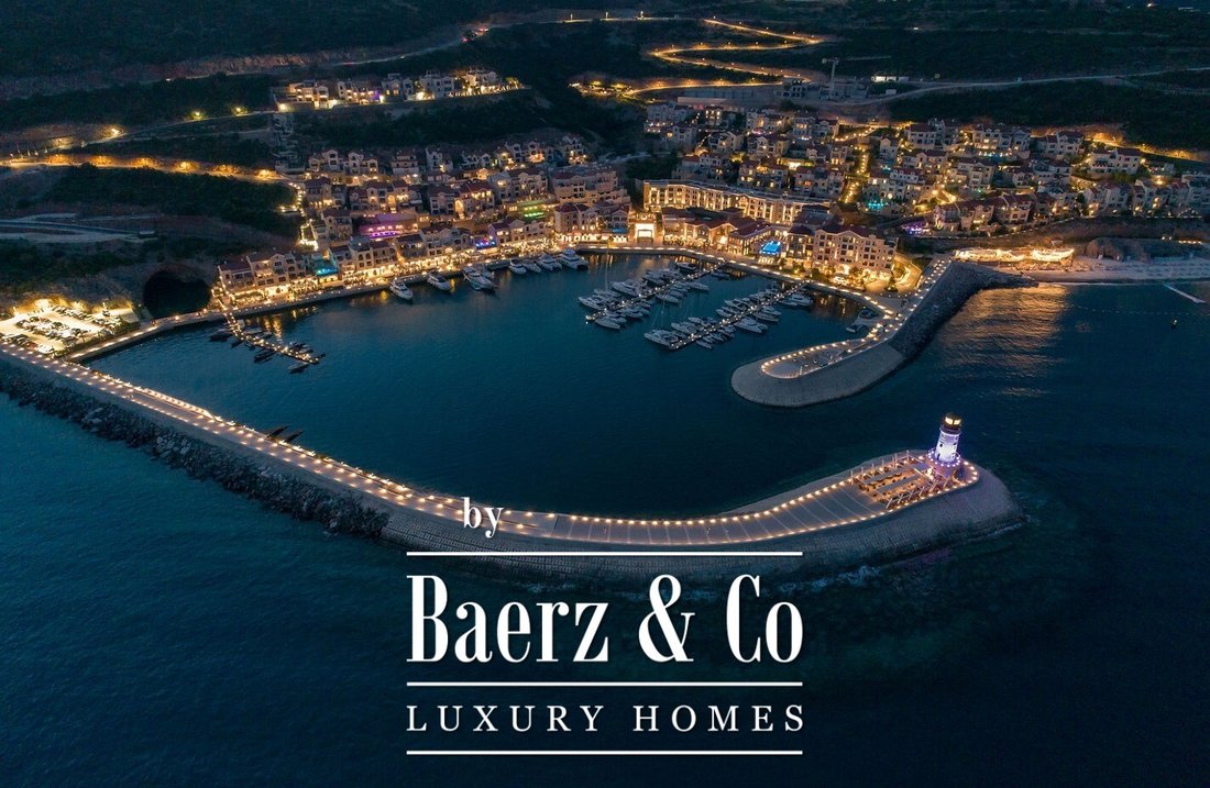 Penthouse in Tivat, Tivat Municipality, Montenegro 1 - 18663286