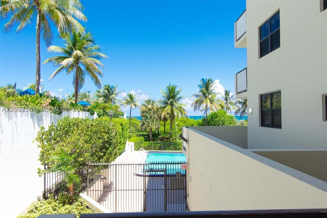 Condo in Miami Beach, Florida, United States 3 - 18663446