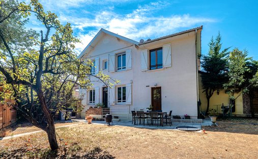 Villa in Le Centre, Maisons-Alfort, France 1