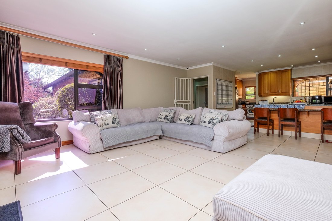 Maison à Hurlingham, Sandhurst, Gauteng 4 - 18670100