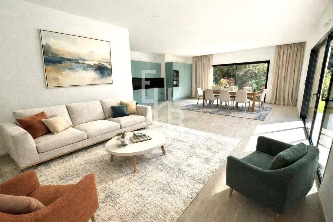 Villa in Mougins, Provence-Alpes-Côte d'Azur, France 2 - 17646327