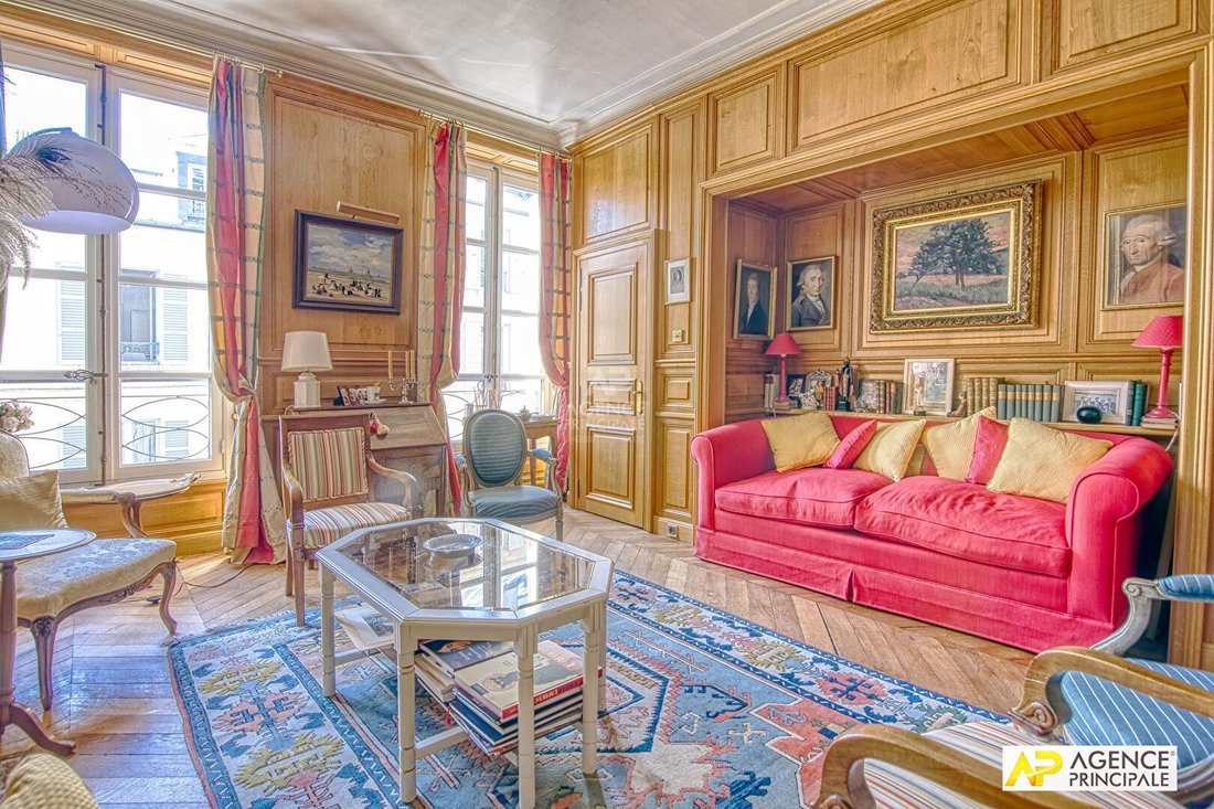 Apartment in Domaine National du Château, Versailles, France 2 - 18660269