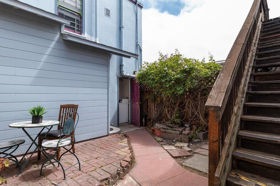 Oakland, California, United States 2 - 18662264