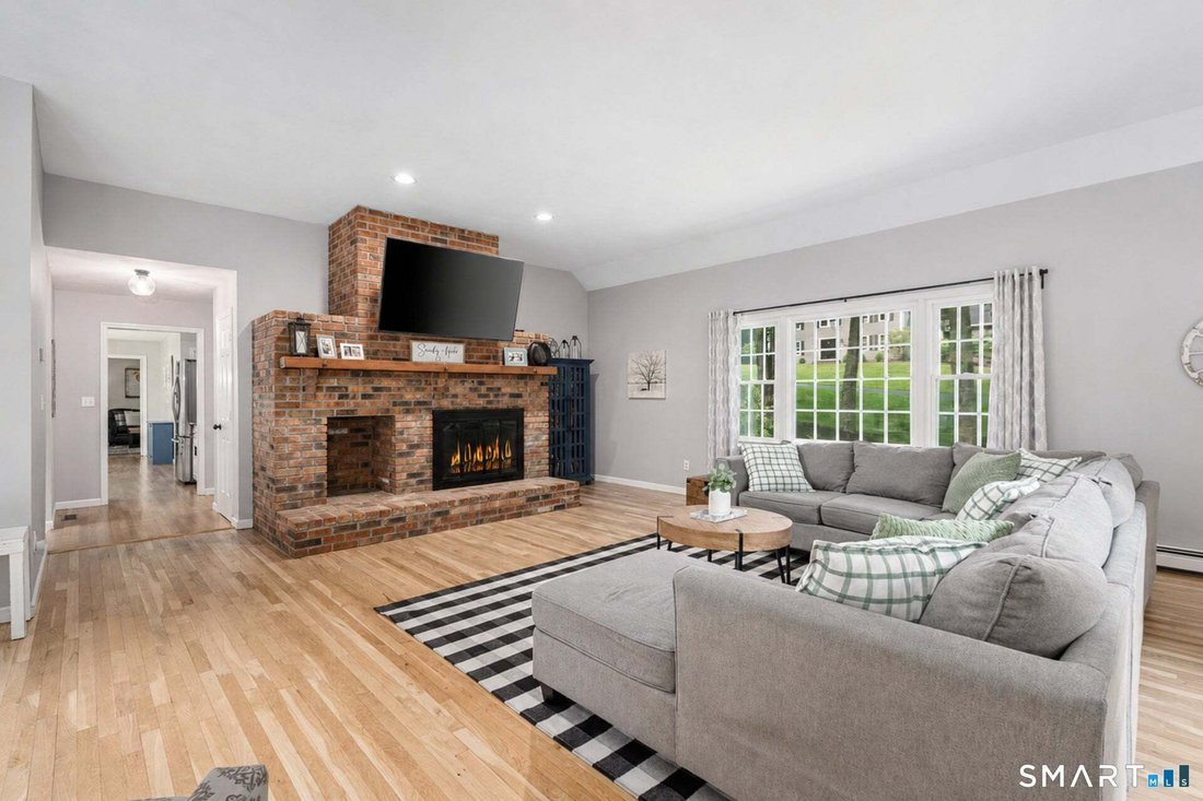 House in Newtown, Connecticut, United States 3 - 18485518