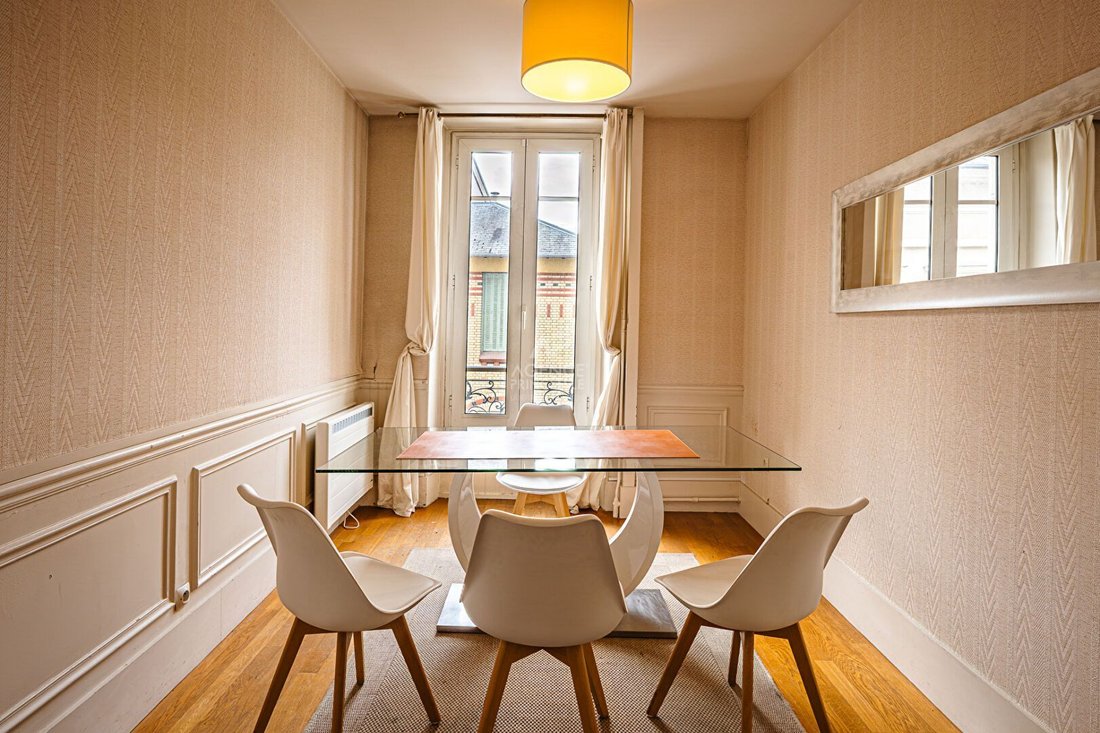 Apartment in Domaine National du Château, Versailles, France 3 - 18660336