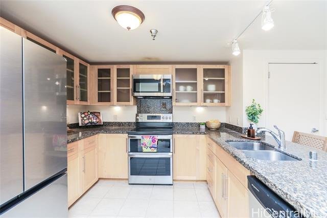 Condo in Honolulu, Hawaii, United States 2 - 18668650