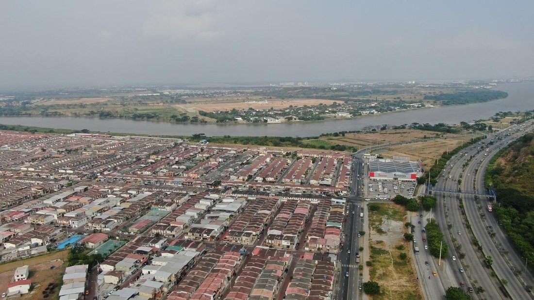 Land in Guayaquil, Guayas, Ecuador 2 - 18660740