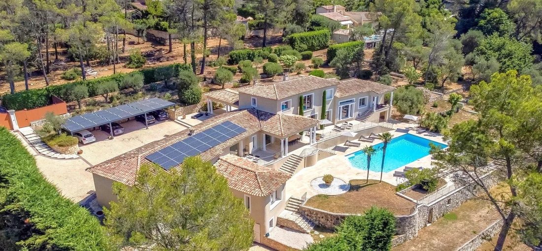 Villa in Le Rouret, Provence-Alpes-Côte d'Azur, France 1 - 18672594