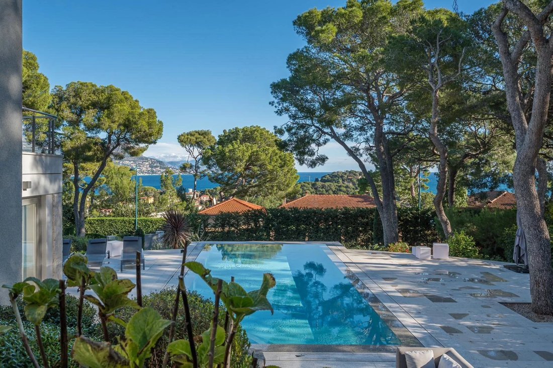 Villa in Saint-Jean-Cap-Ferrat, Provence-Alpes-Côte d'Azur, France 1 - 18668296