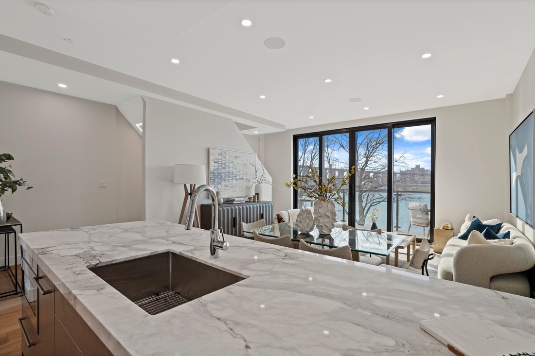 Condo in New York, New York, United States 4 - 18666430