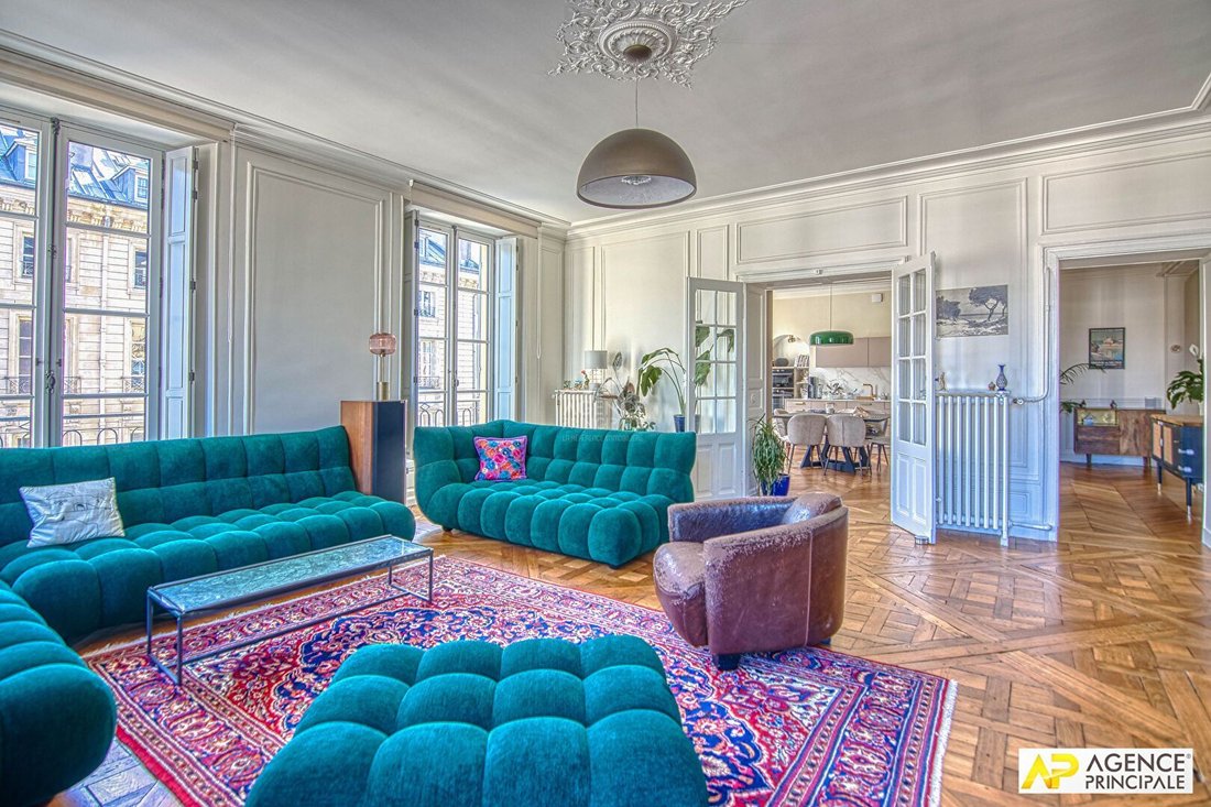 Apartment in Domaine National du Château, Versailles, France 3 - 18660104
