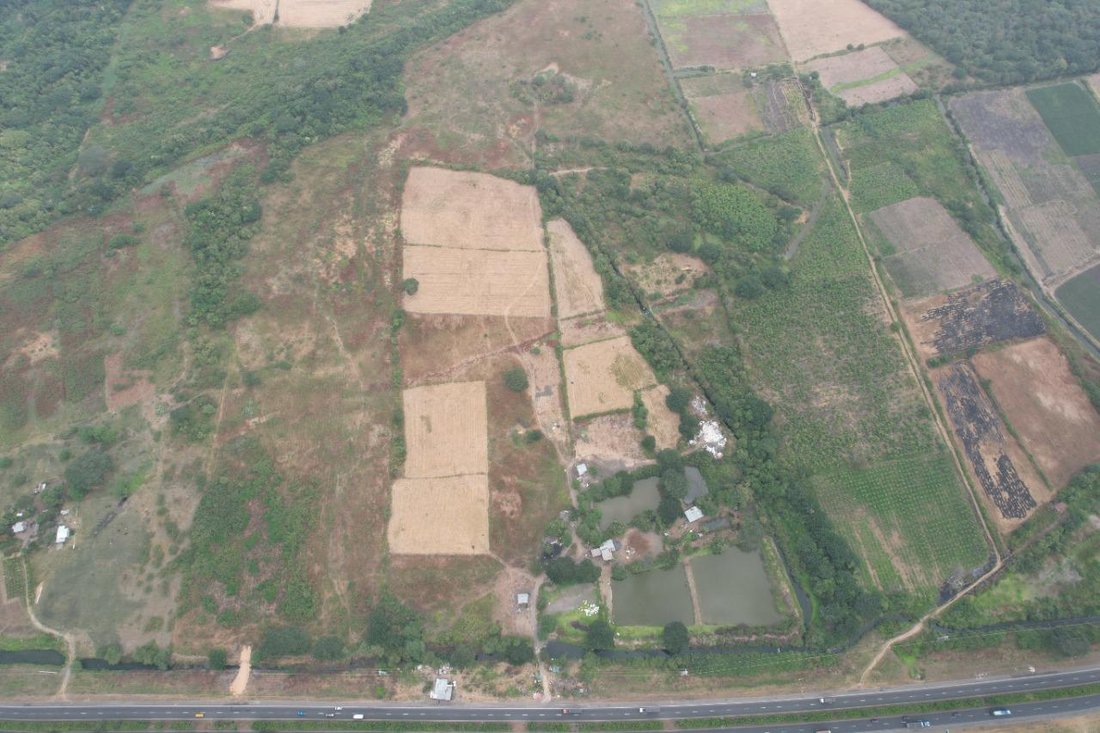 Land in Santa Rosa, Guayas, Ecuador 1 - 18660512