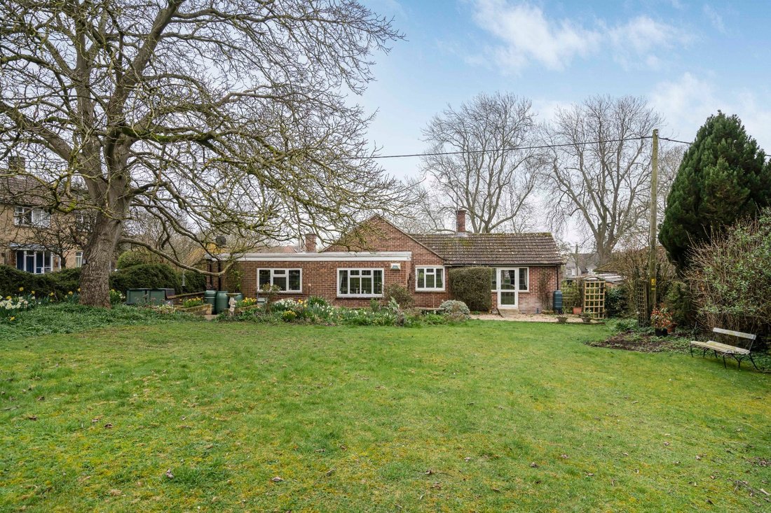 Bungalow in Long Crendon, England 1 - 18665970