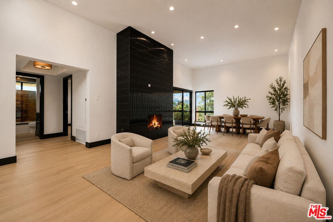 Condo in Los Angeles, California, United States 3 - 18664262